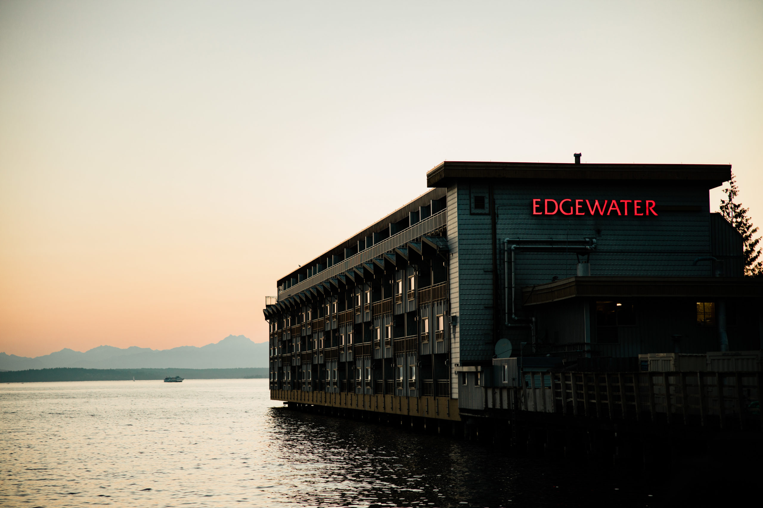 Waterfront wedding venue in downtown seattle, the edgewater hotel