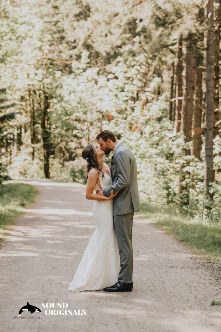 Lake Wilderness Lodge Wedding // Laura + Nicholas