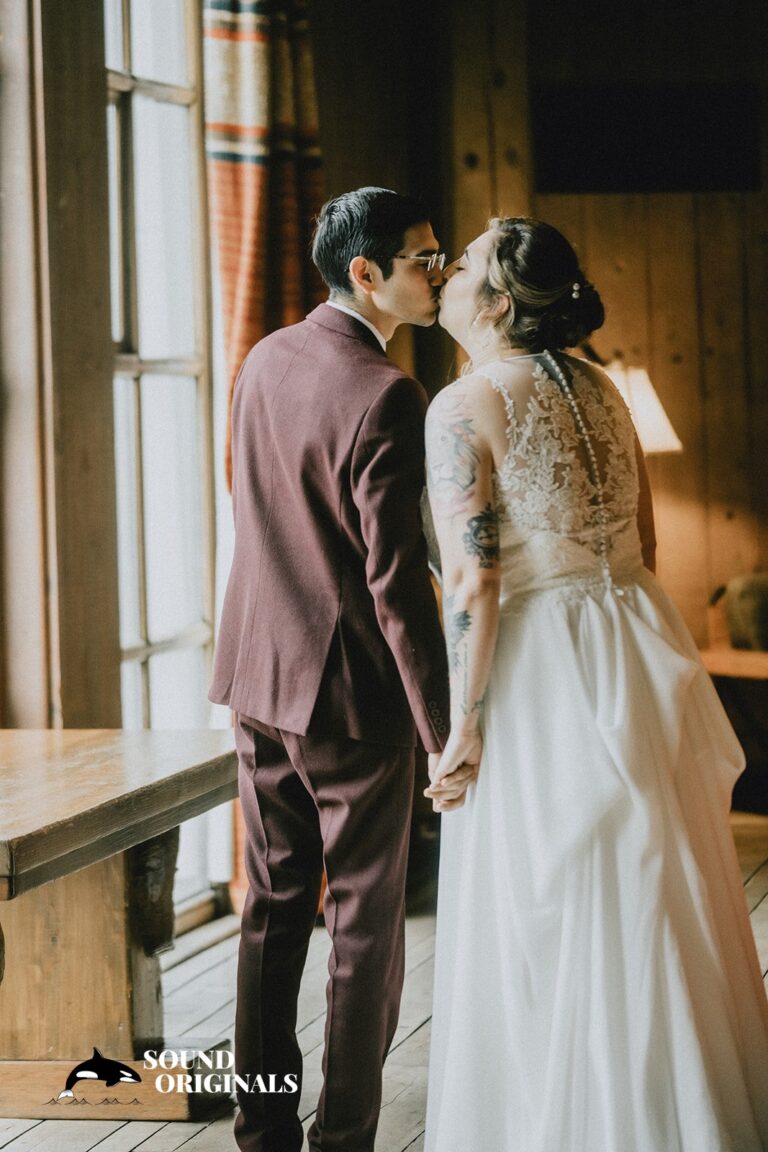 Timberline Lodge Wedding // Hannah + Michael