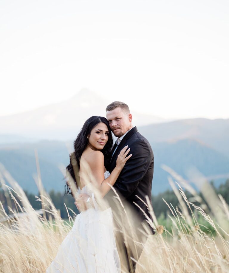 Gorge Crest Vineyards Wedding // Alejandra + Brandon