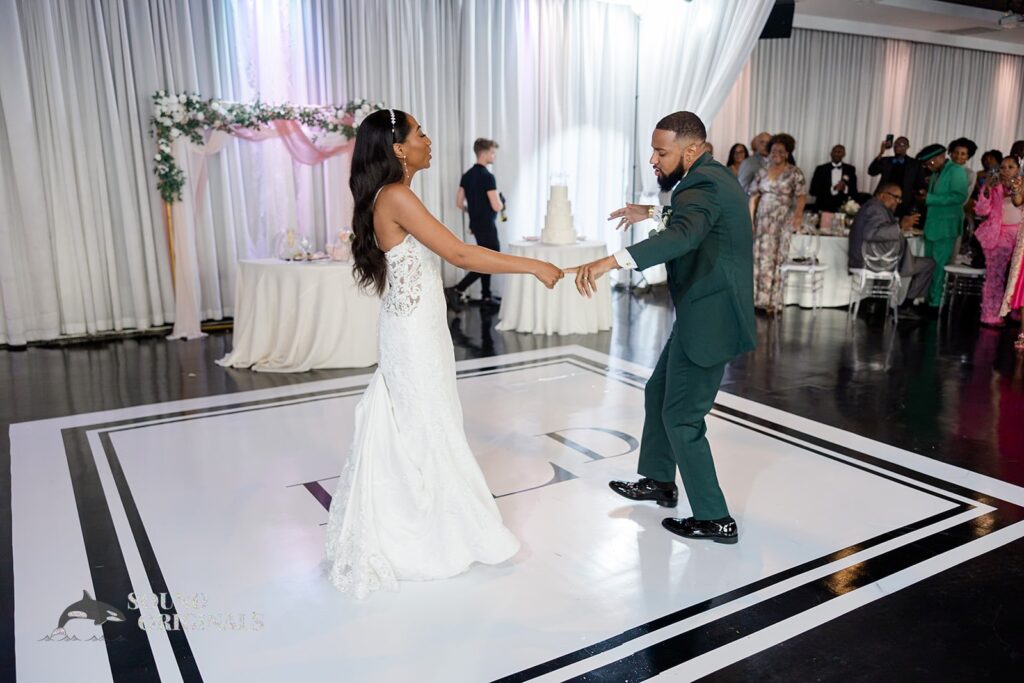 Newlyweds groove to the beat at Briza on the Bay Wedding